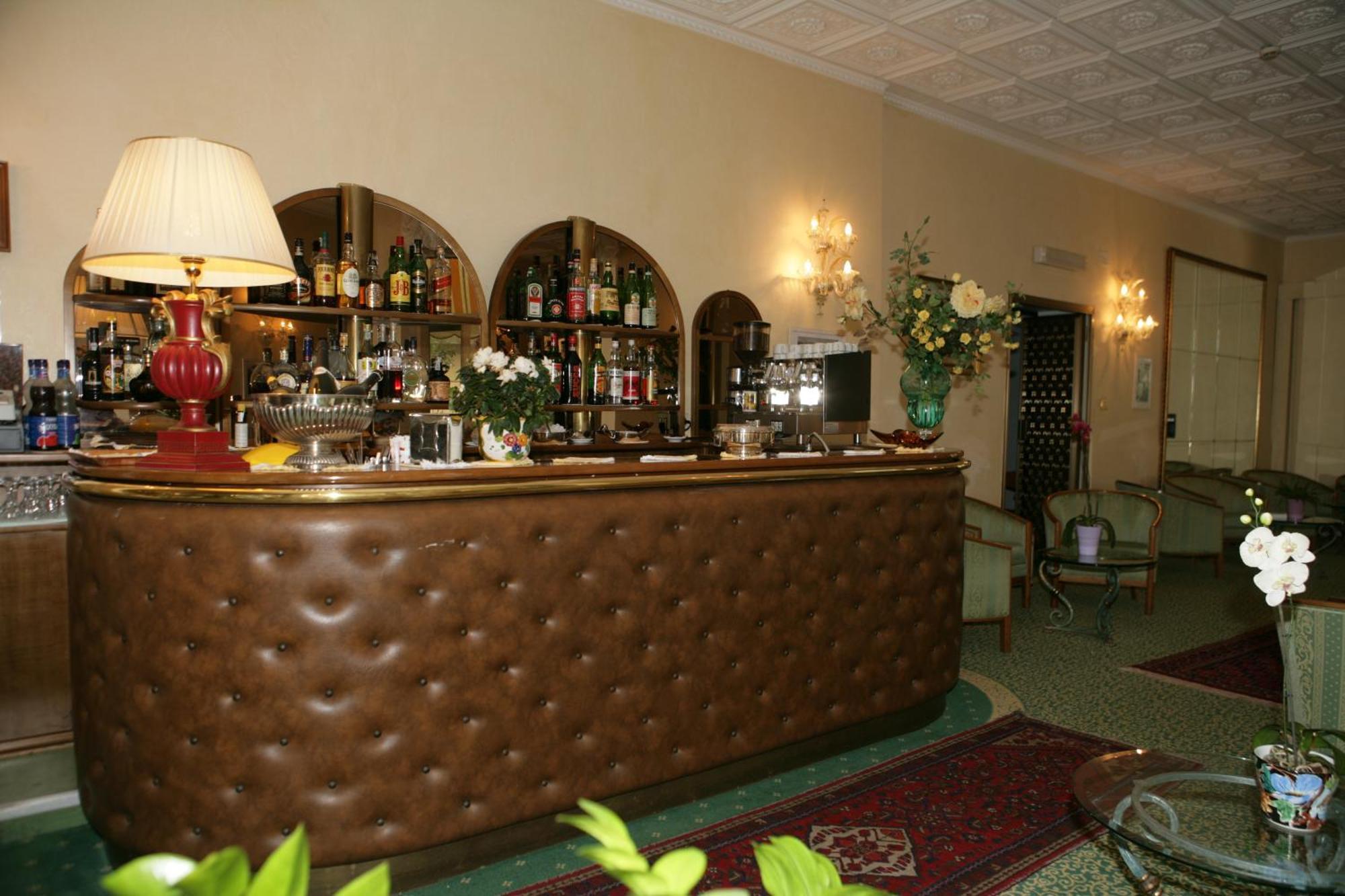 Hotel Diana Градо Экстерьер фото