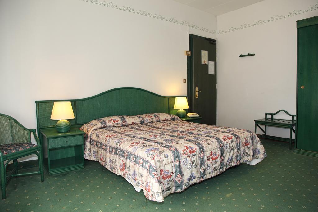 Hotel Diana Градо Экстерьер фото